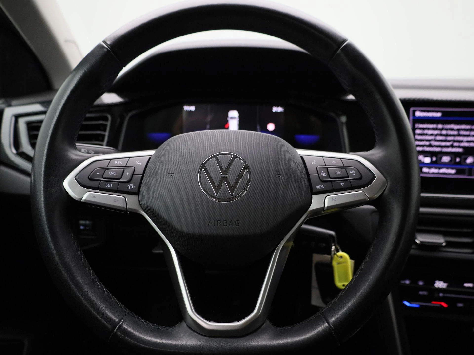 Volkswagen-Polo-image-8