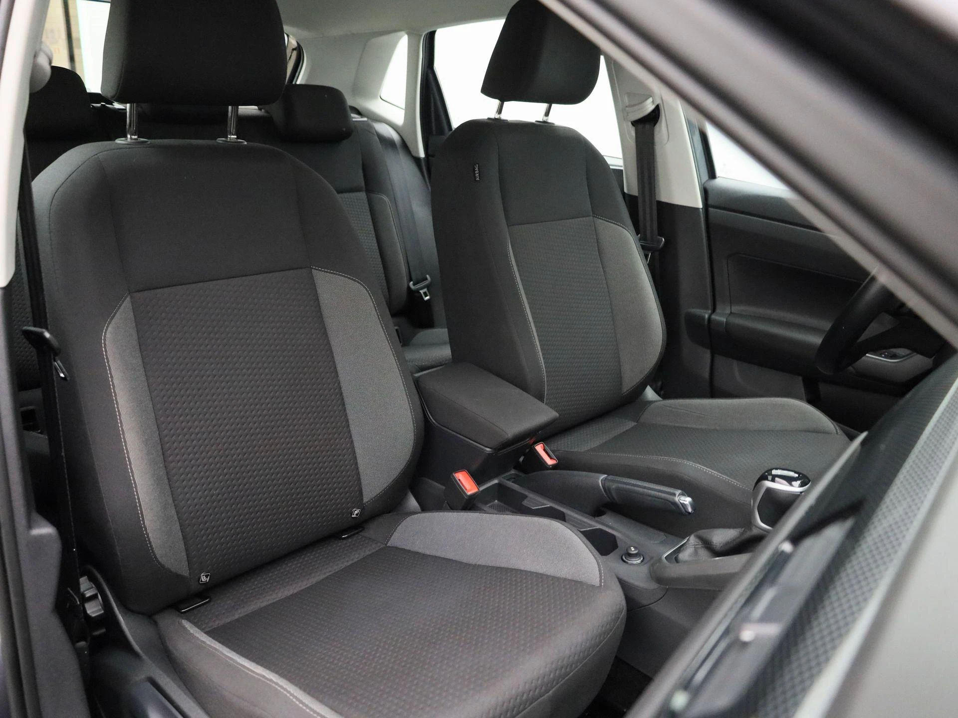 Volkswagen-Polo-image-34