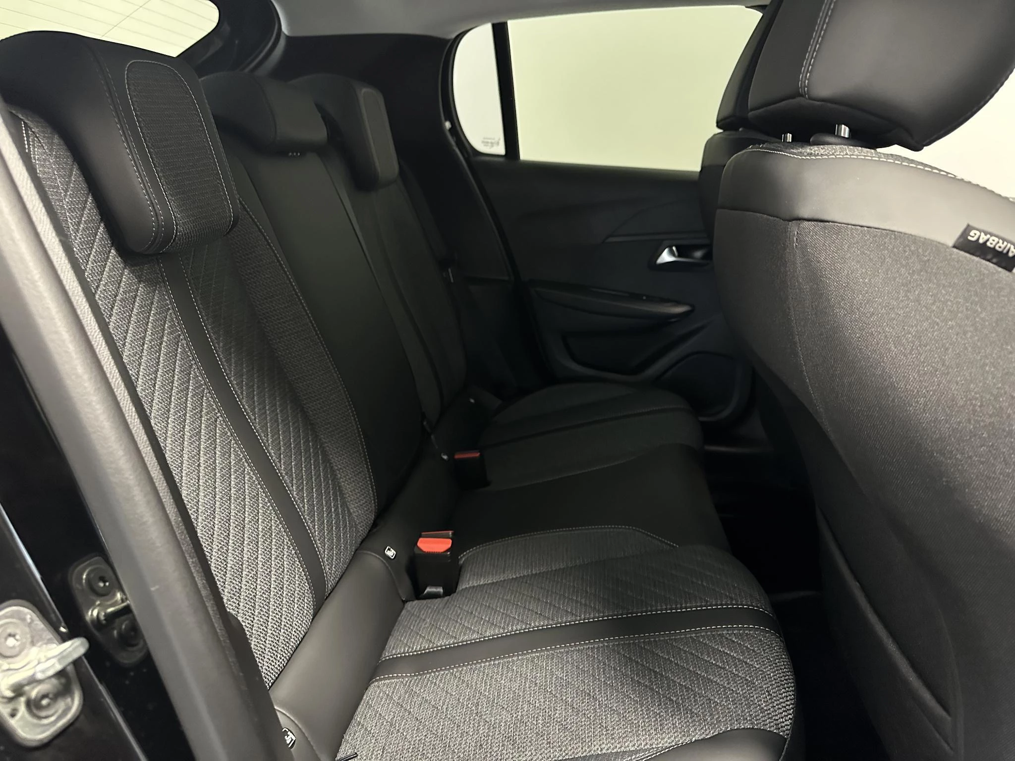 Peugeot-208-image-6