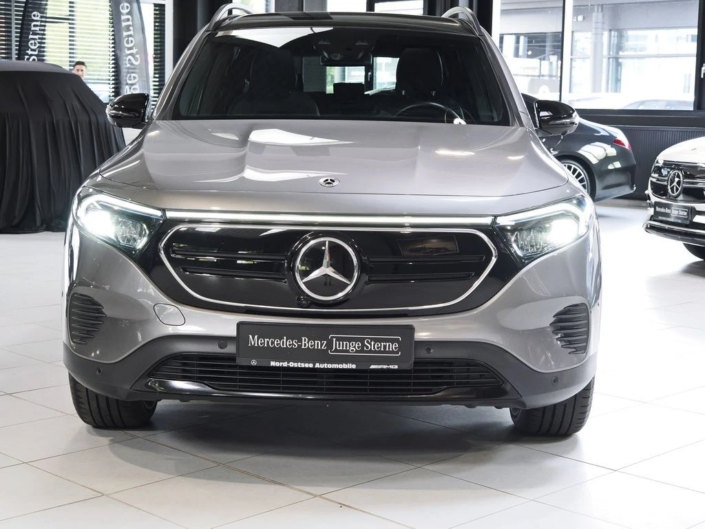 Mercedes-Benz-EQB 250-image-3