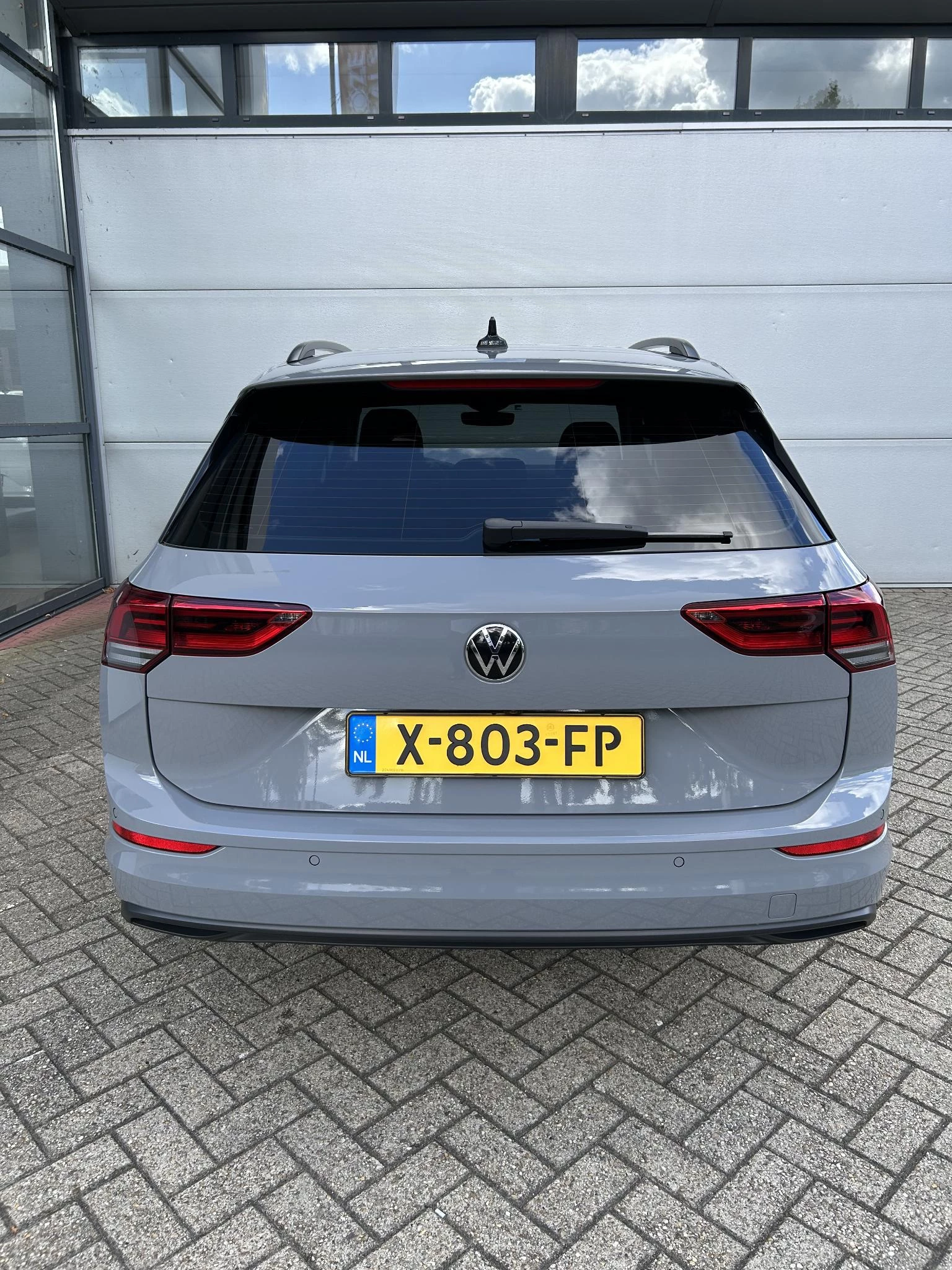 Volkswagen-Golf-image-4