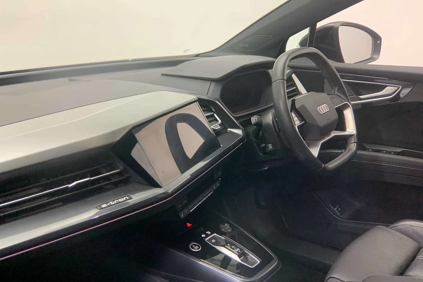 Audi-Q4 e-tron-image-11