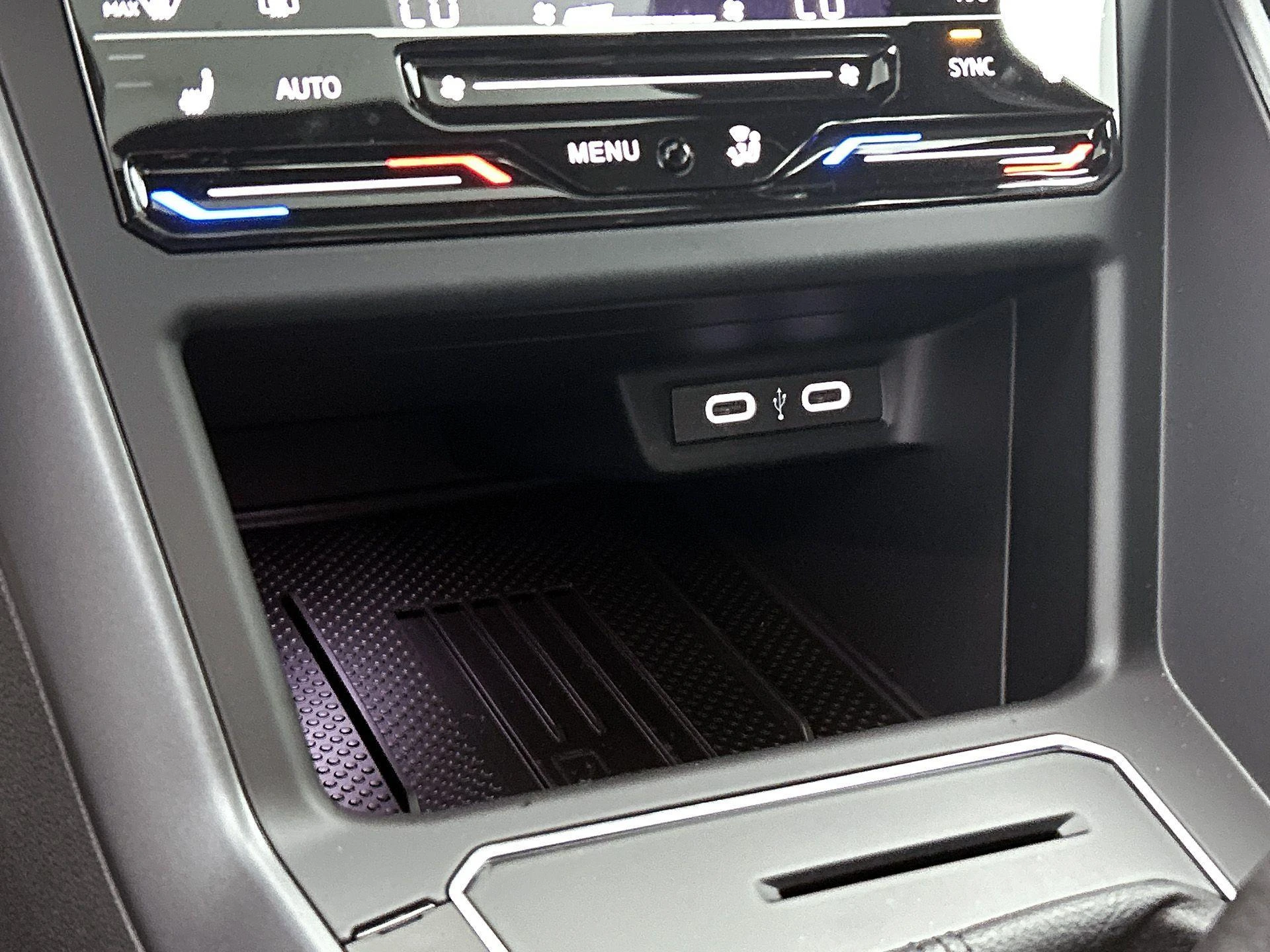 Volkswagen-Polo-image-22