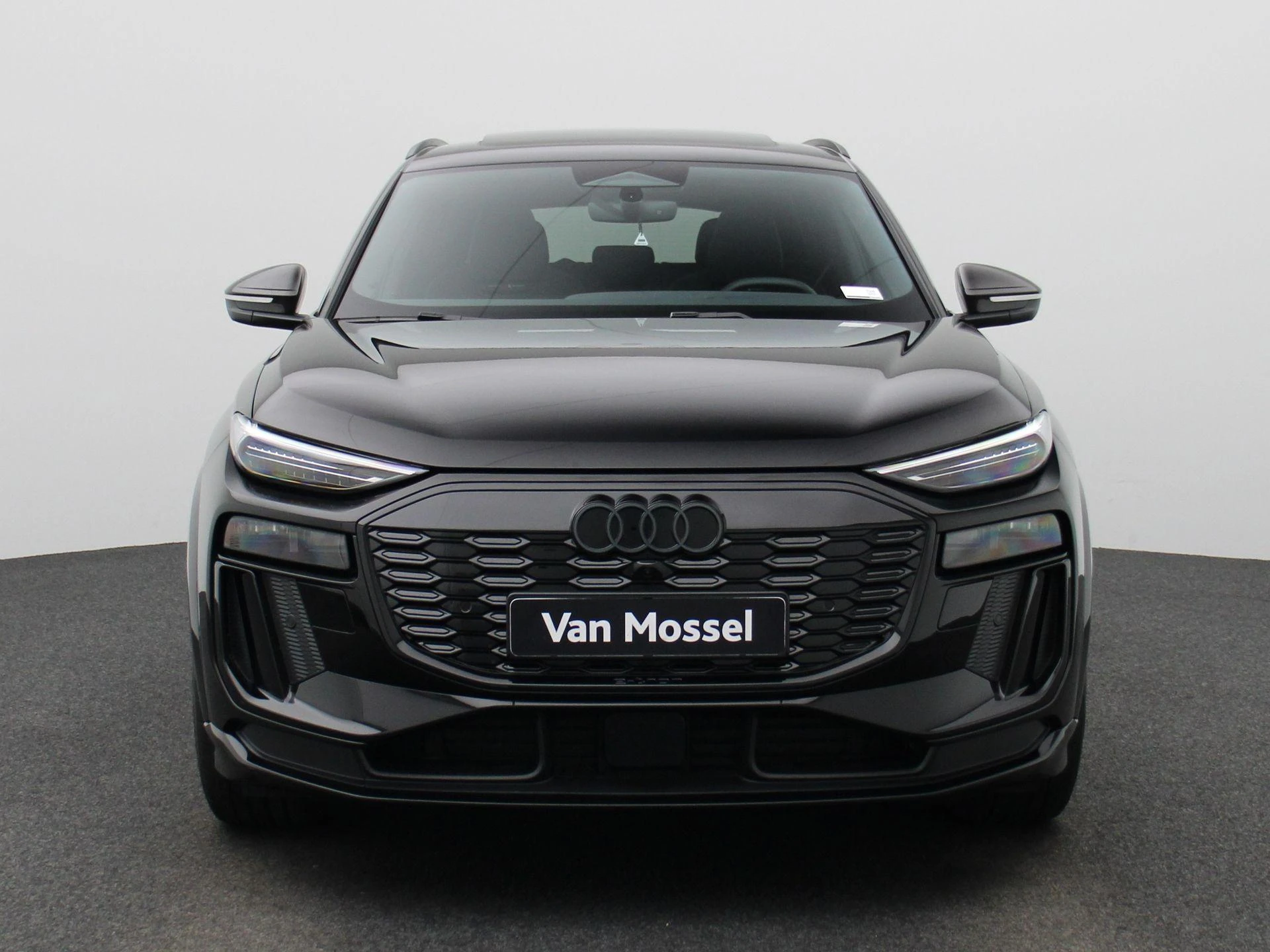 Audi-Q6 e-tron-image-2