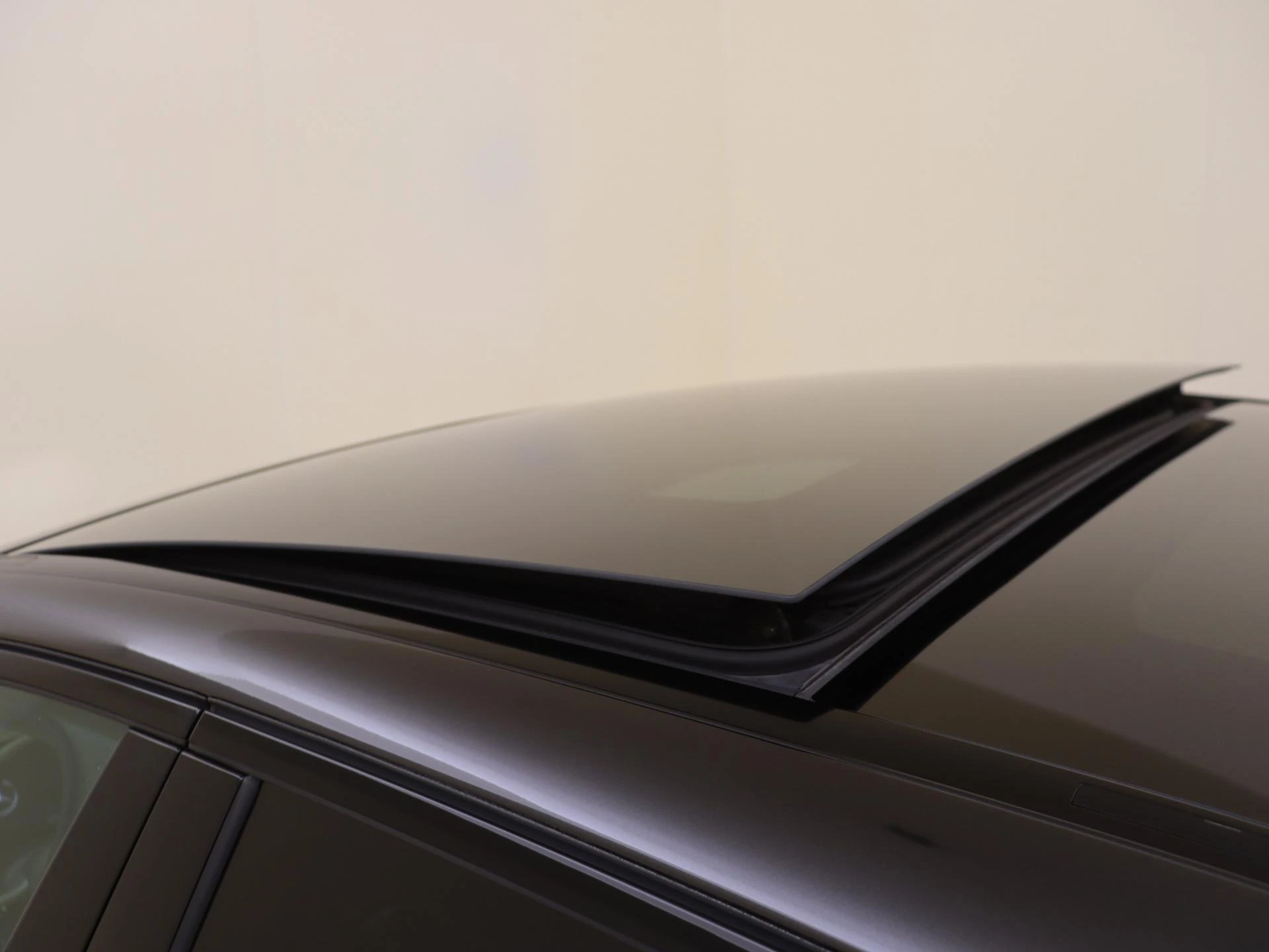 Mercedes-Benz-C-Klasse-image-27