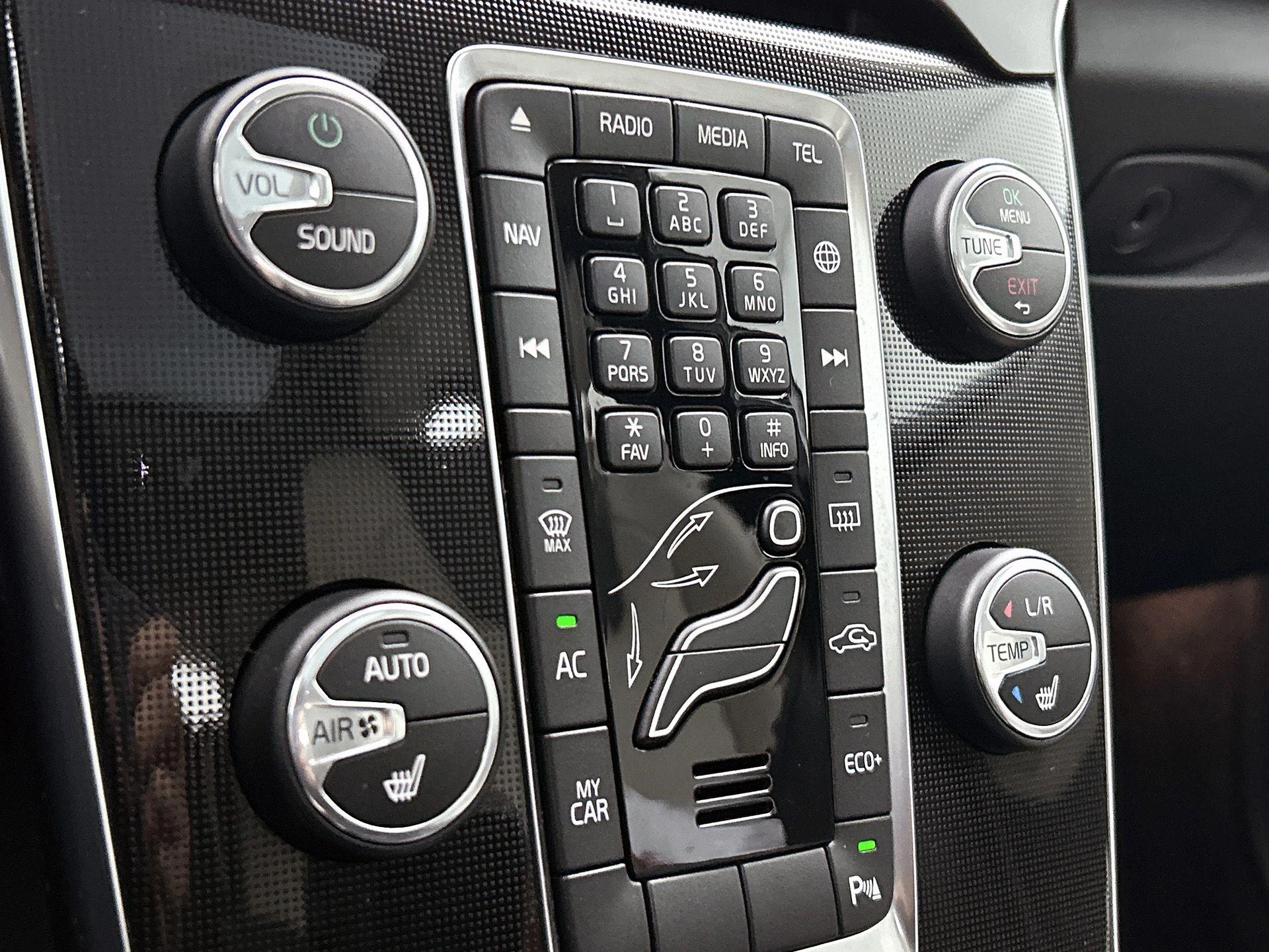 Volvo-V40-image-22