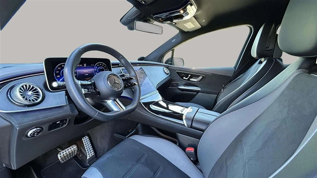 Mercedes-Benz-EQE-image-9