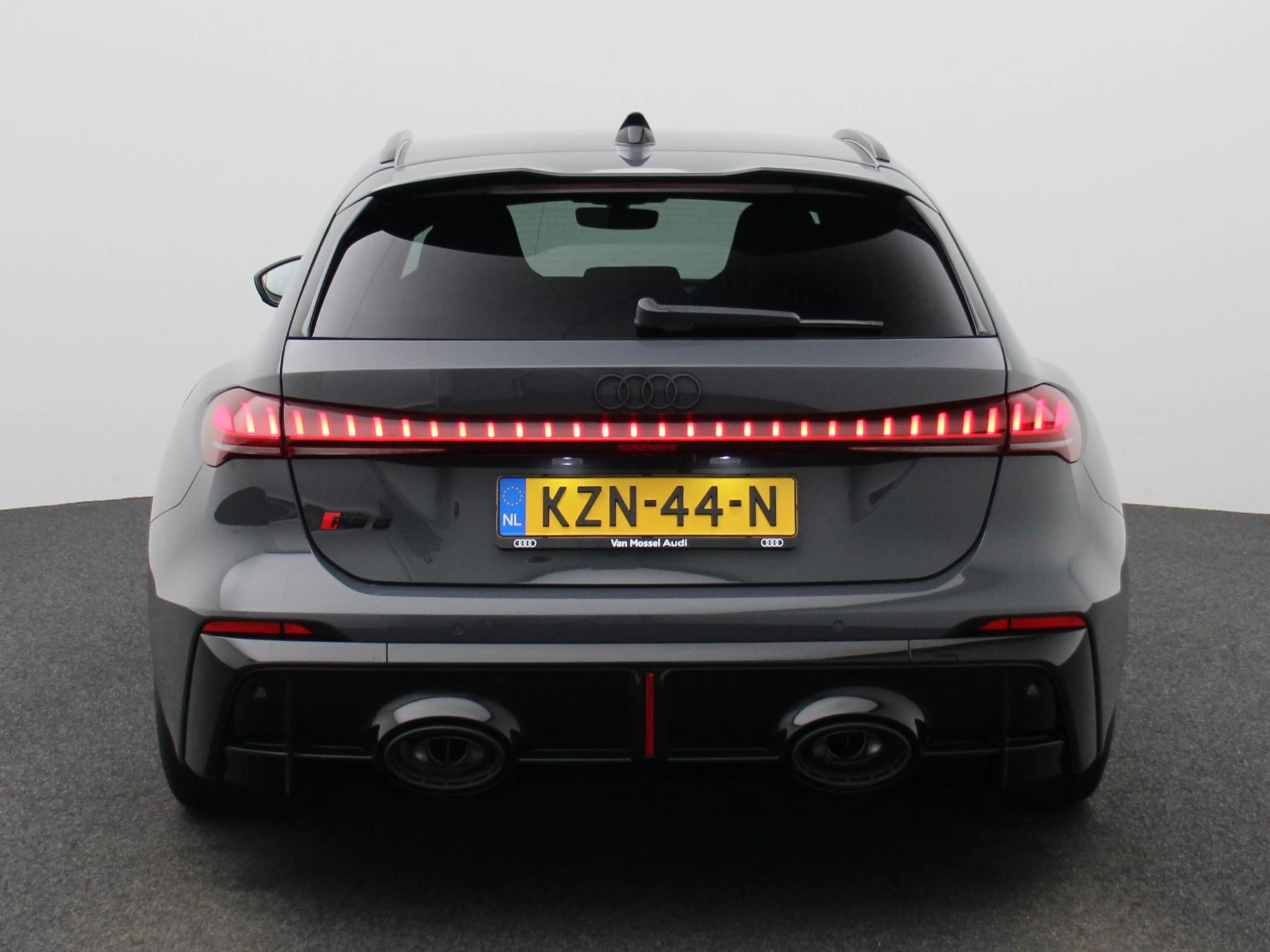 Audi-RS5-image-7