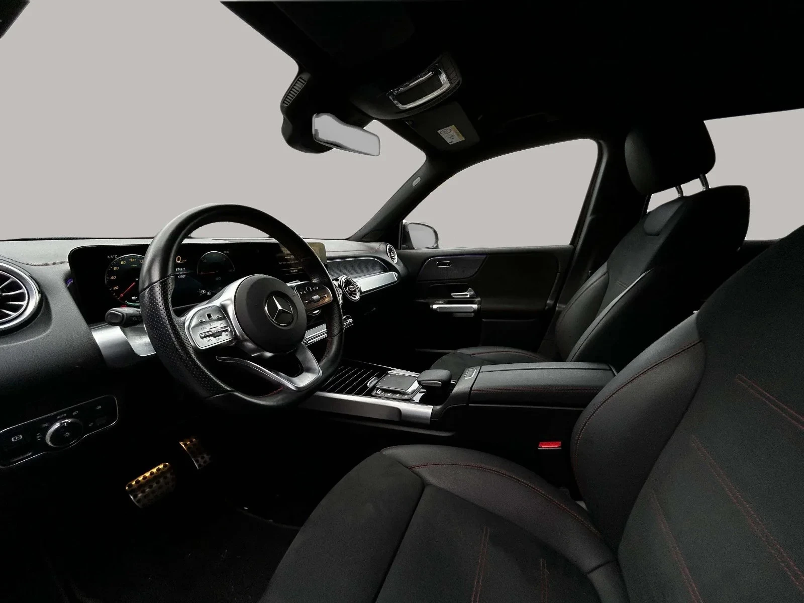 Mercedes-Benz-EQB-image-10