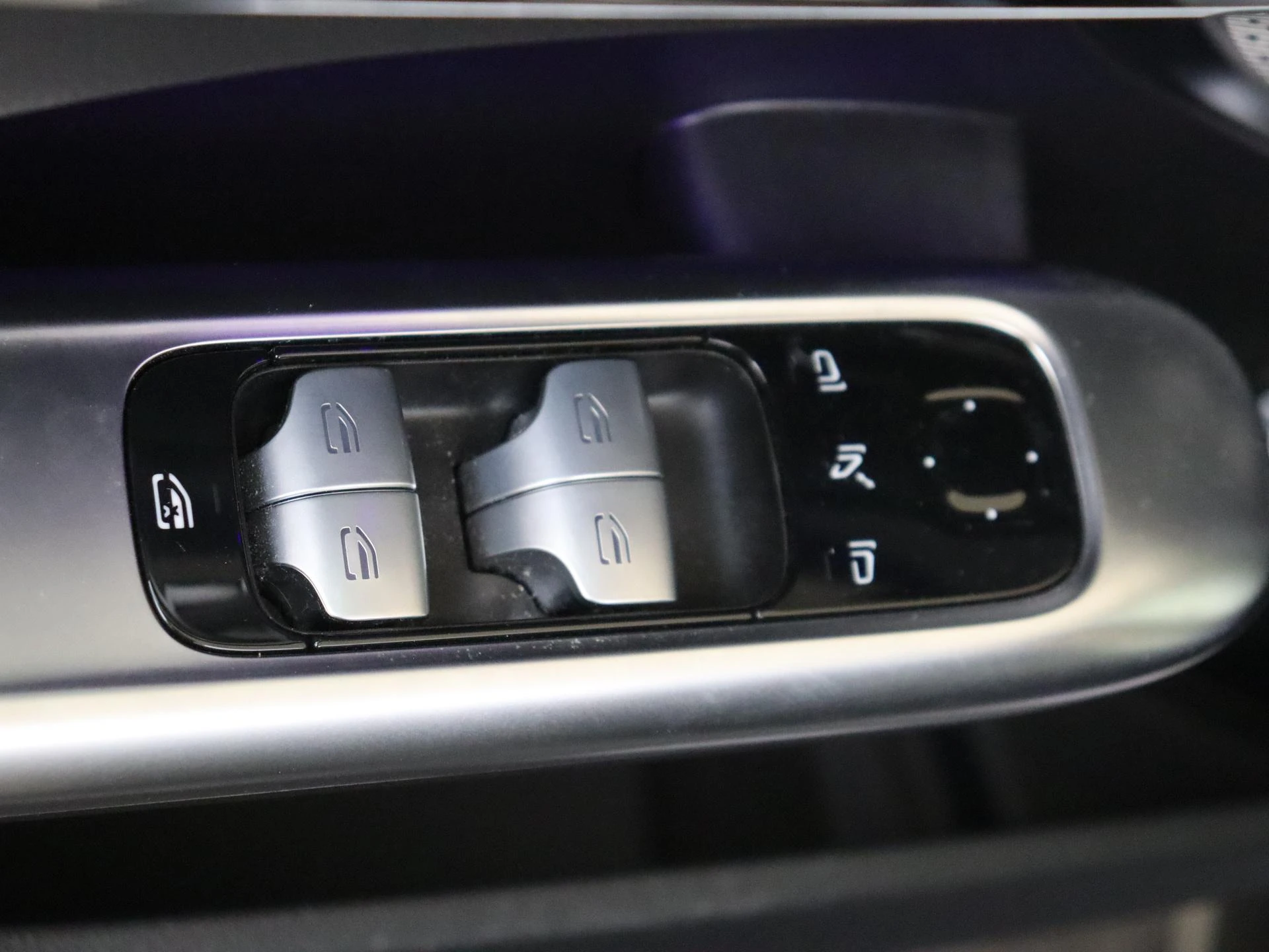 Mercedes-Benz-C-Klasse-image-24