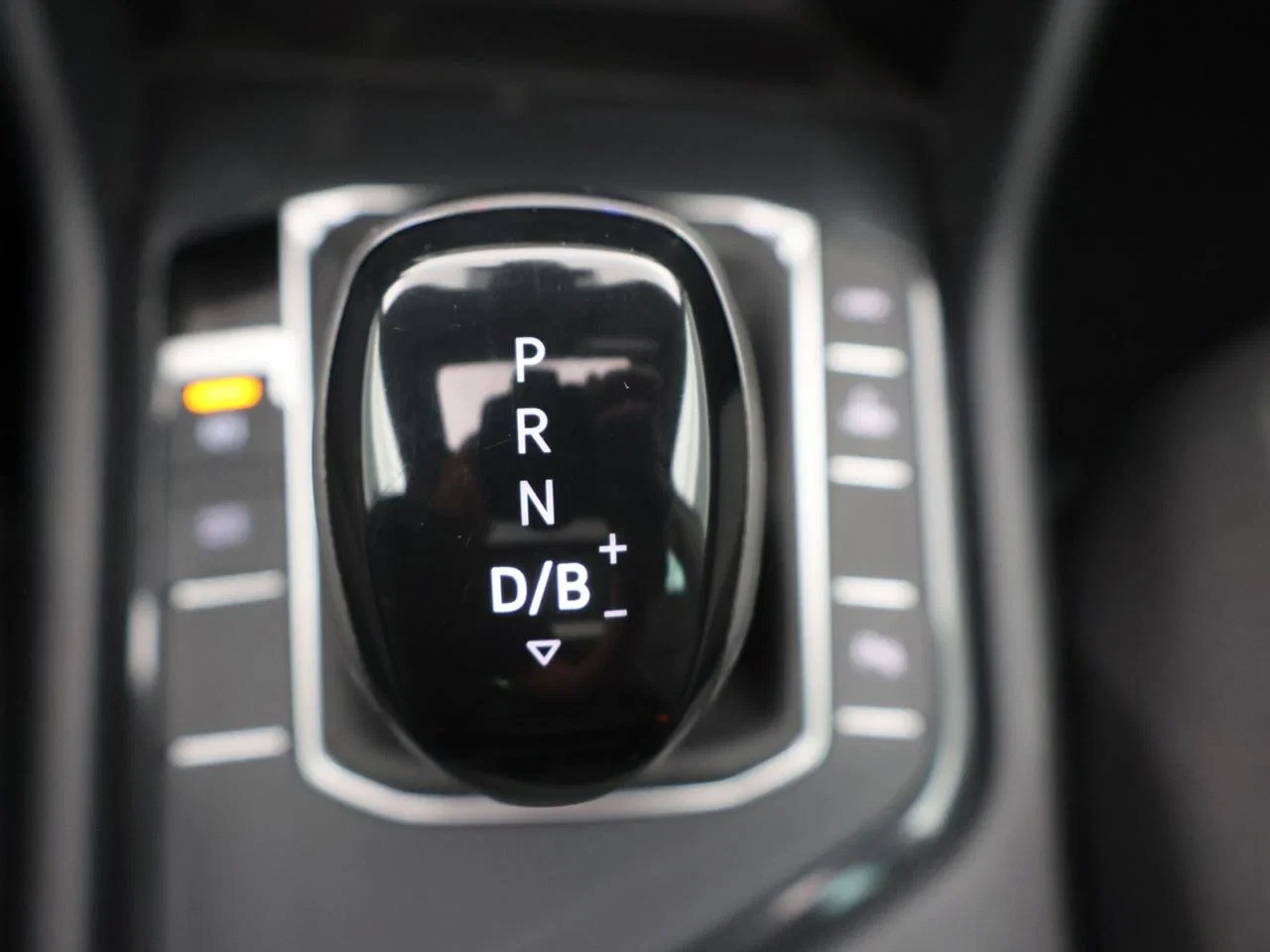 Volkswagen-Tiguan-image-15
