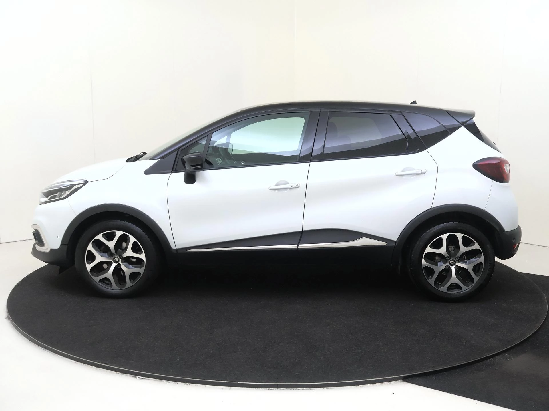 Renault-Captur-image-8