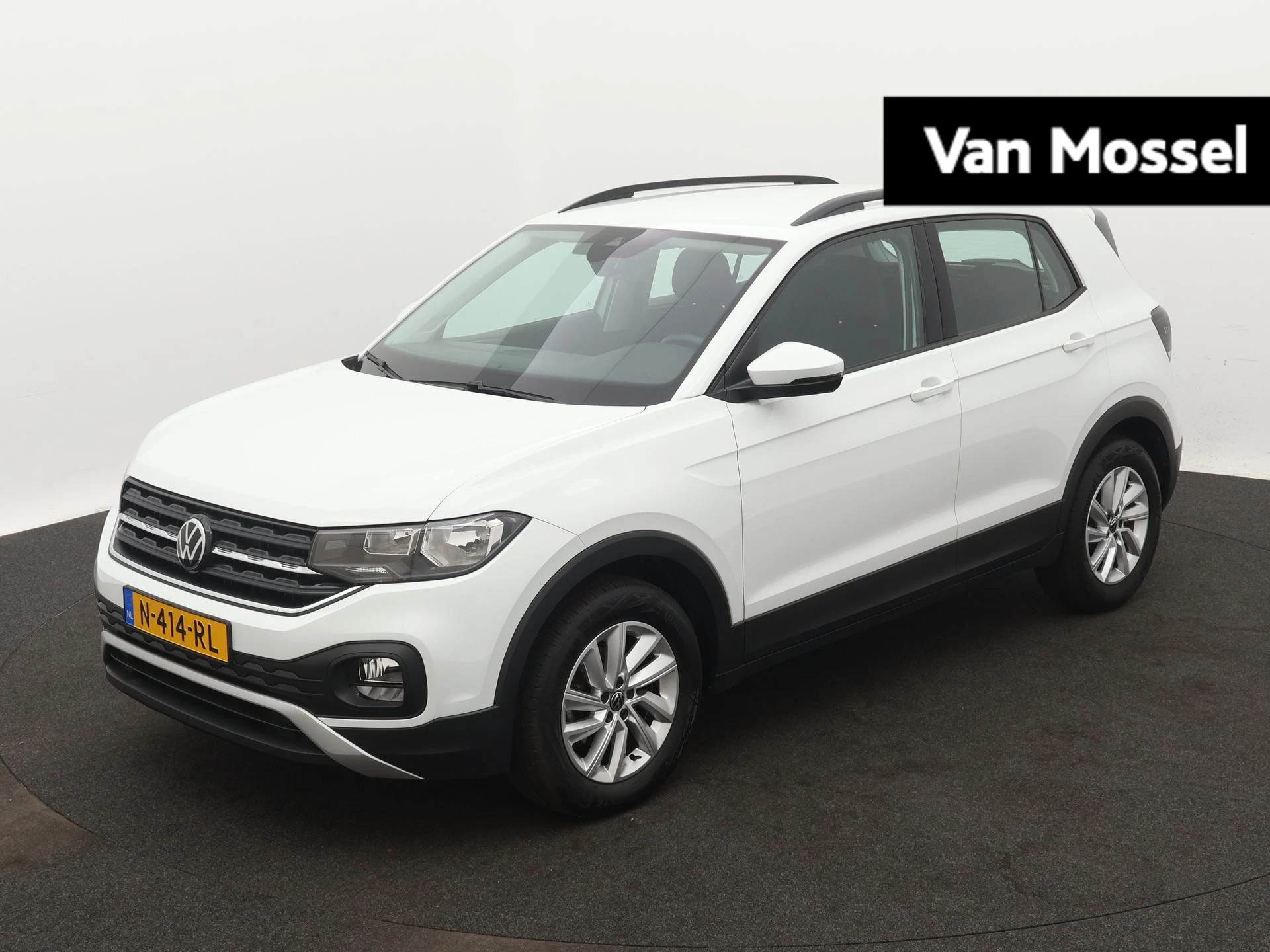 Volkswagen-T-Cross-image-0