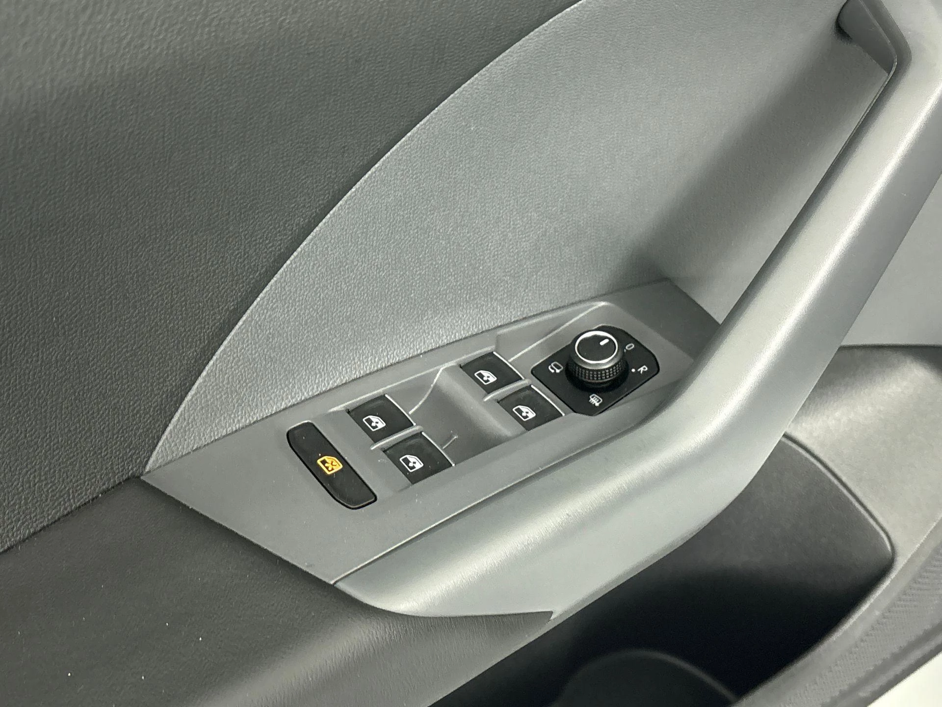 Volkswagen-T-Cross-image-26