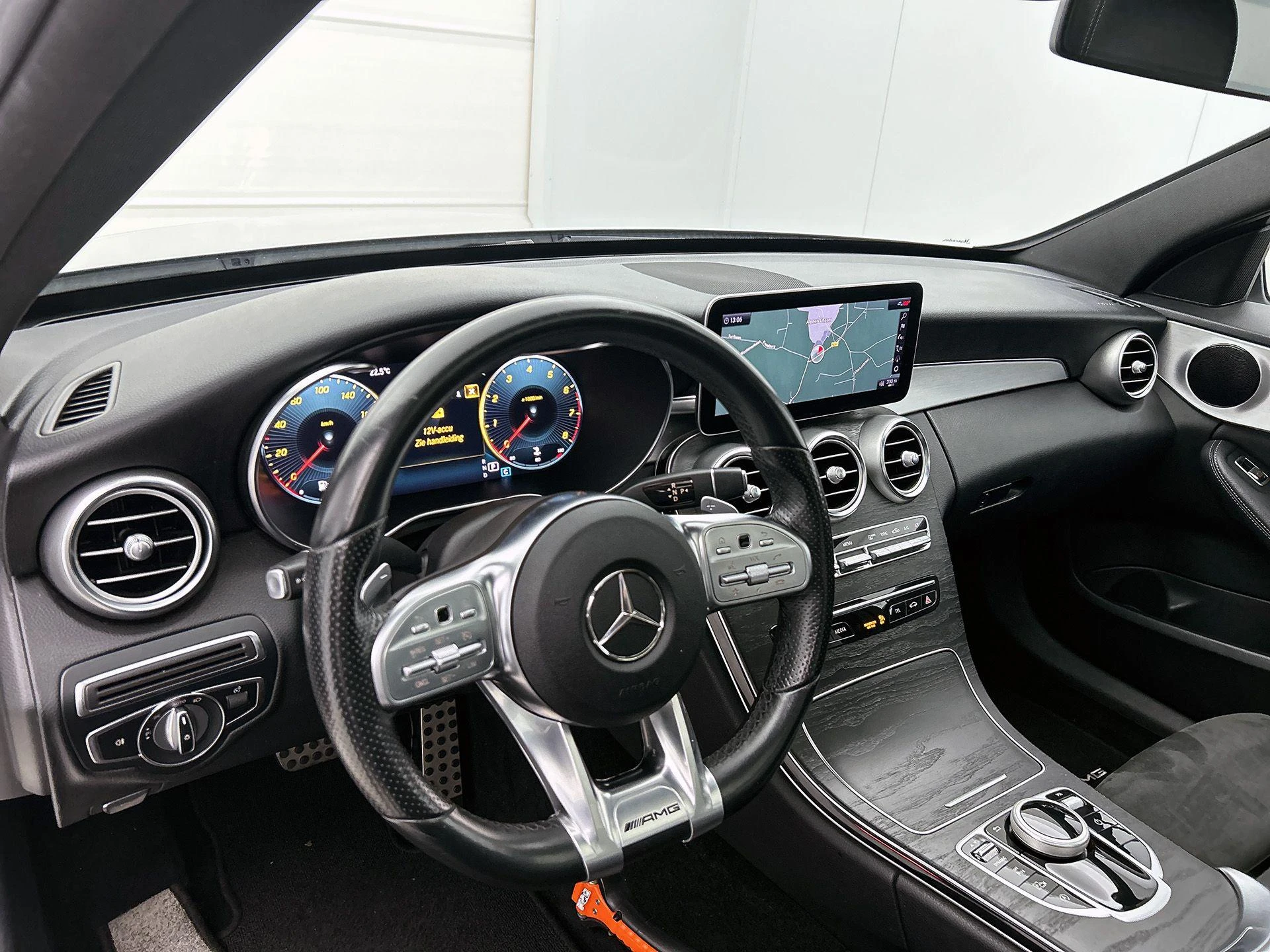 Mercedes-Benz-C-Klasse-image-17