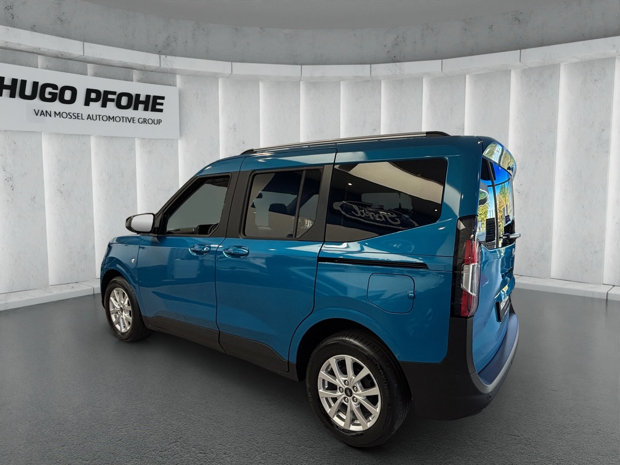 Ford-Tourneo Courier-image-2