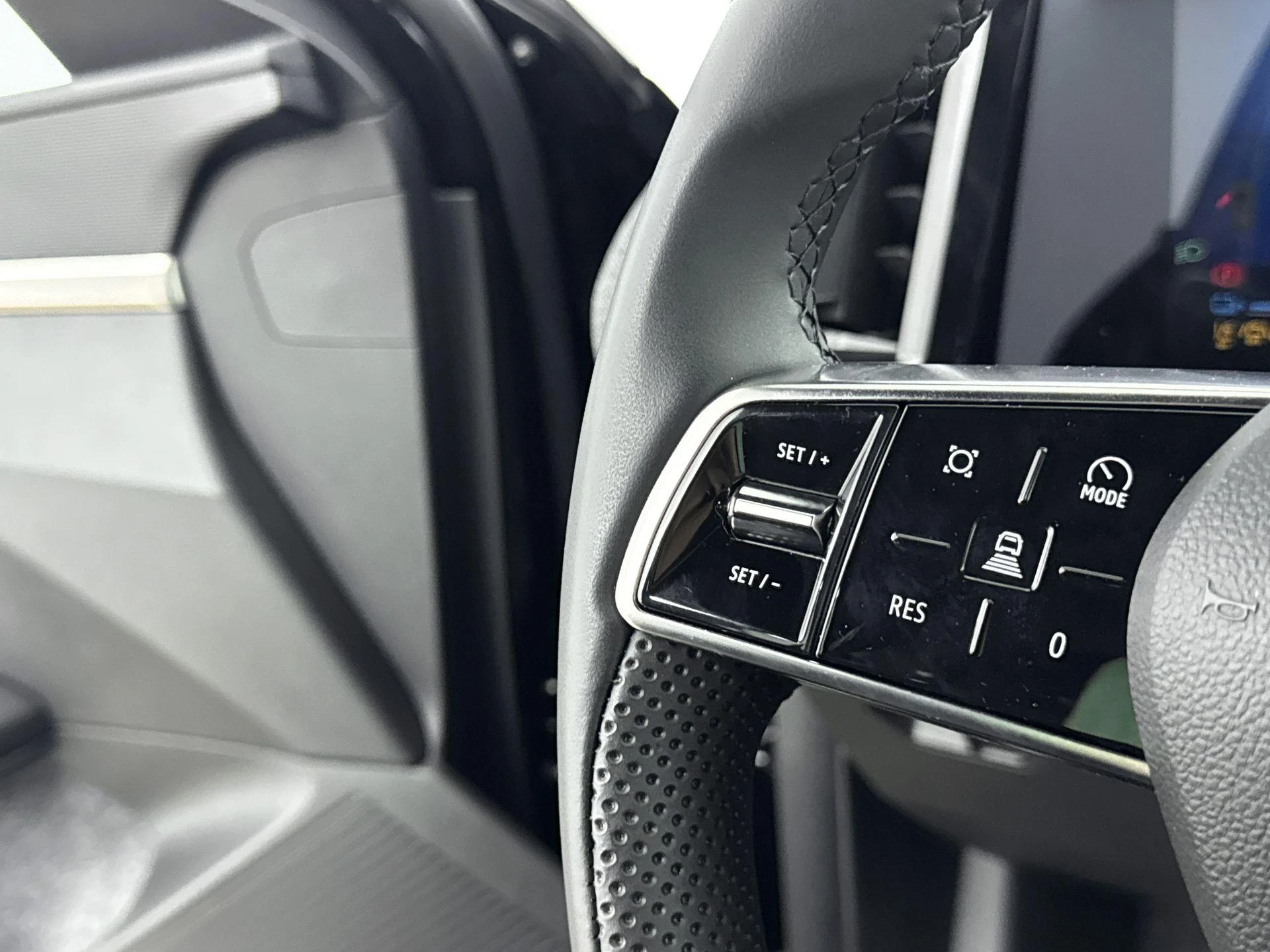 Renault-Megane E-Tech-image-5