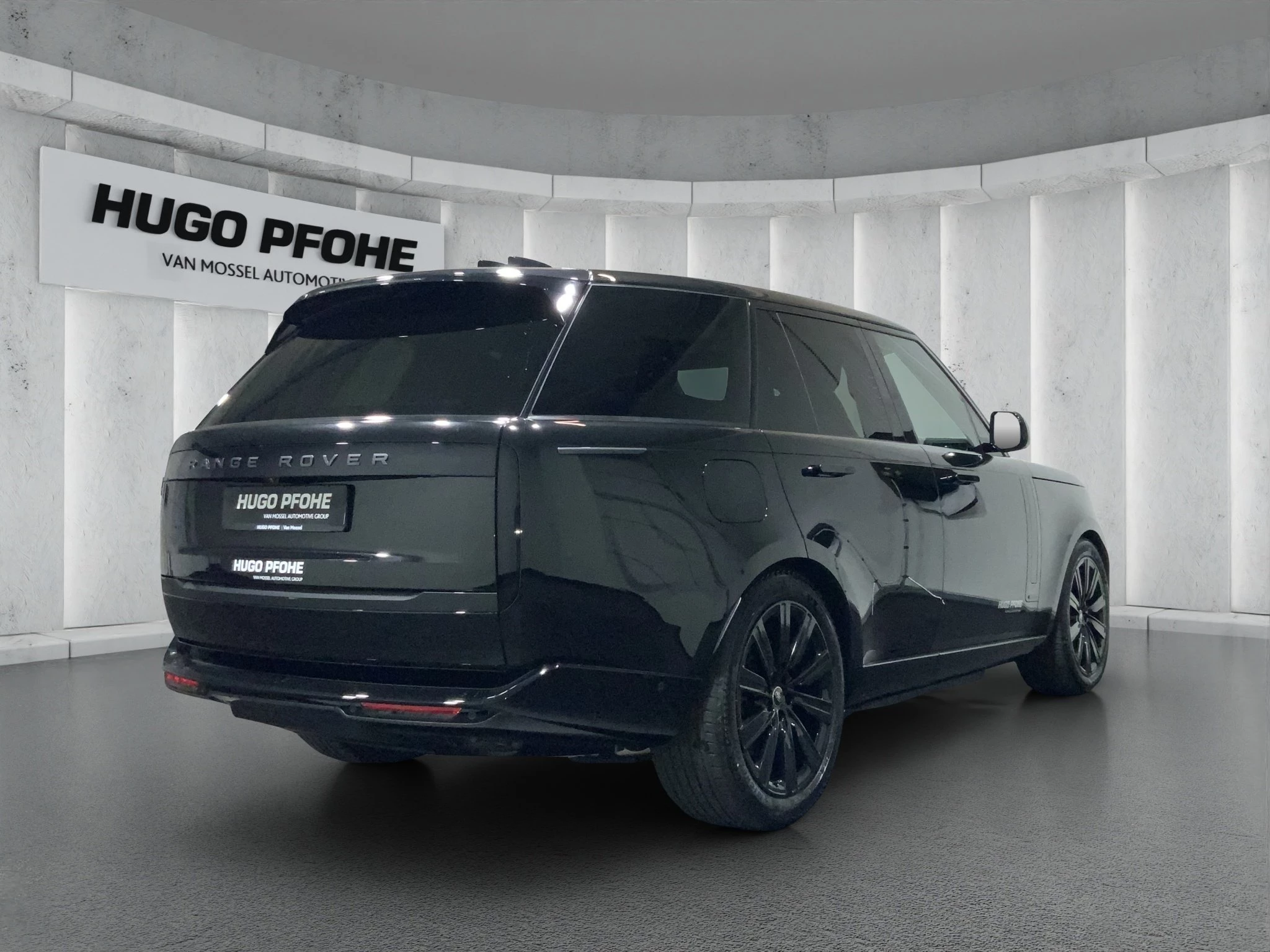 Land Rover-Range Rover-image-4