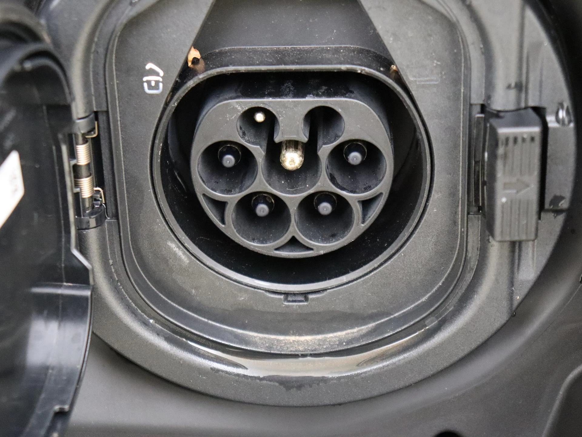Mercedes-Benz-C-Klasse-image-31