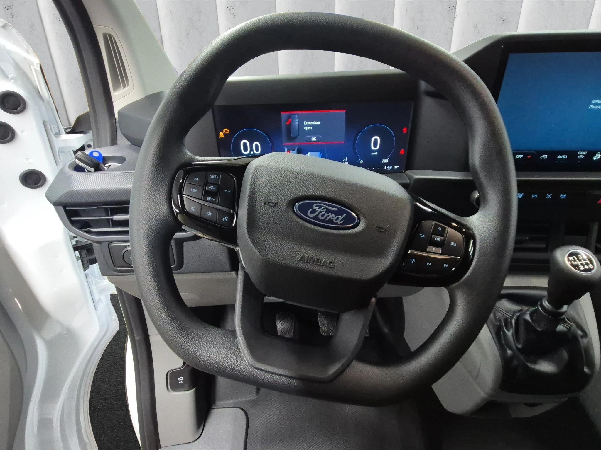 Ford-Transit Custom-image-12
