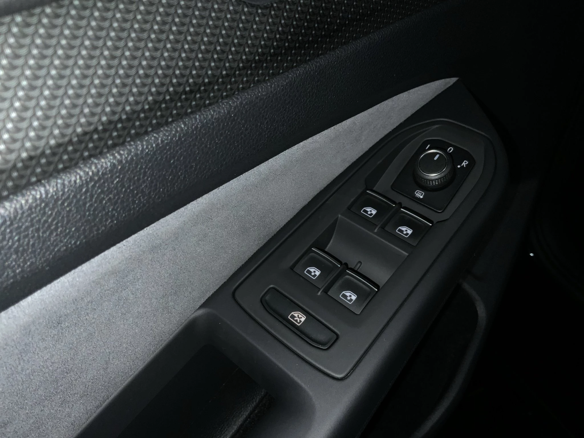 Volkswagen-Golf-image-22