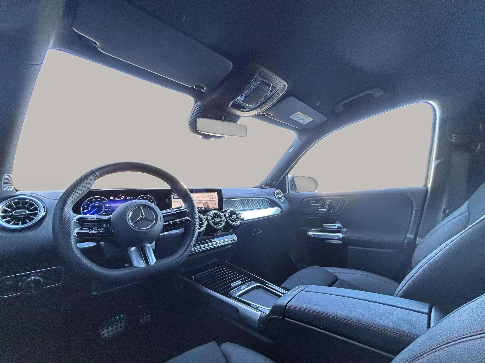 Mercedes-Benz-EQB-image-10