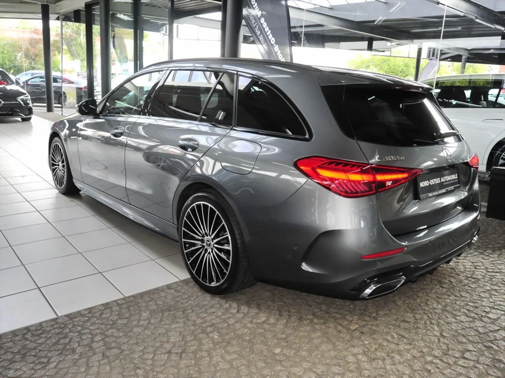 Mercedes-Benz-C-Klasse 300-image-5