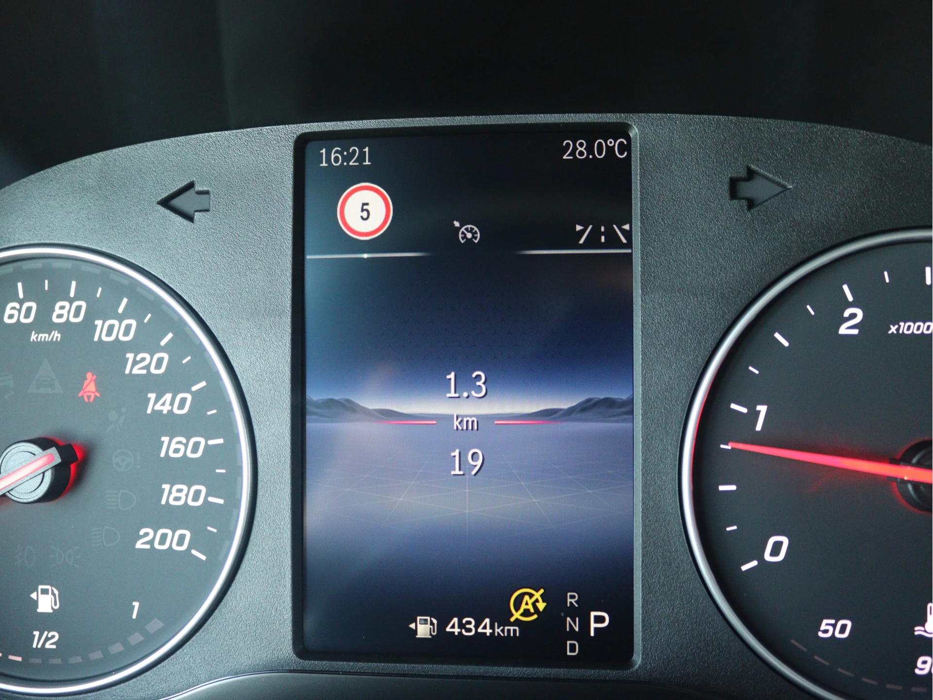 Mercedes-Benz-Sprinter-image-5