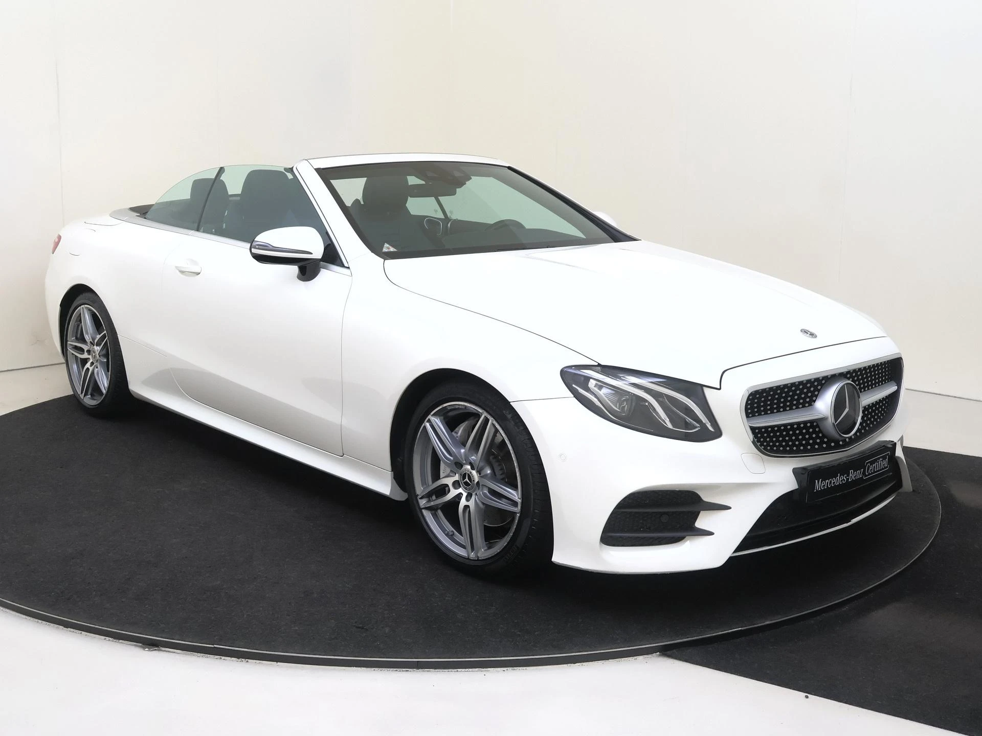 Mercedes-Benz-E-Klasse-image-1