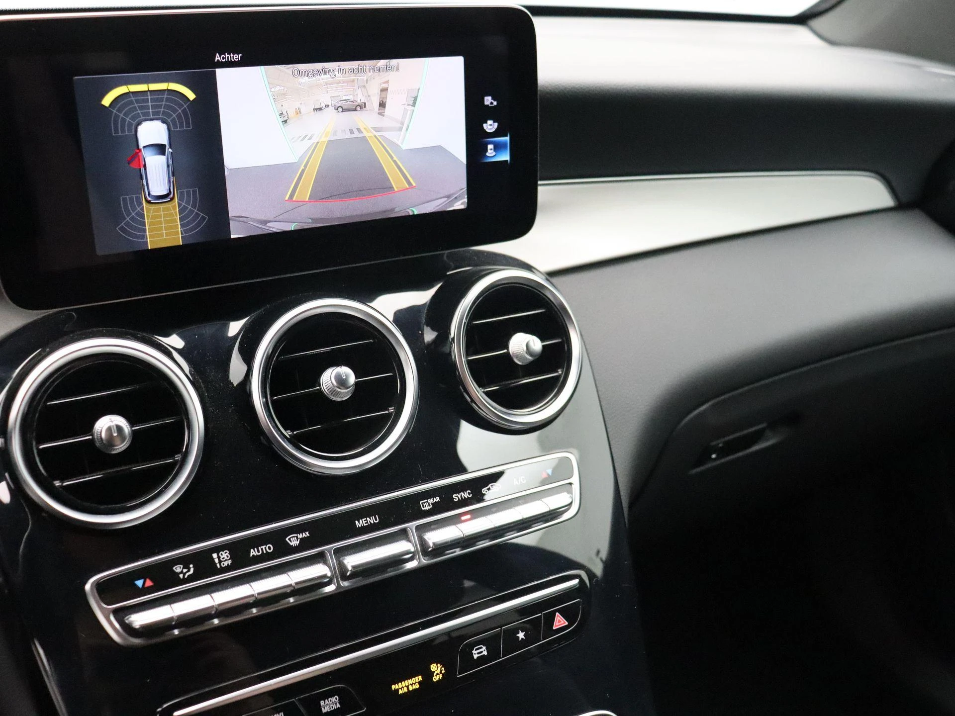 Mercedes-Benz-GLC-image-12