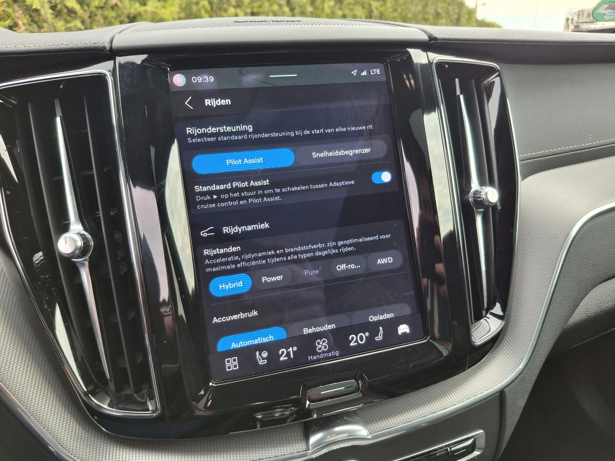 Volvo XC60 T8 Plug-in hybrid AWD Ultimate Dark