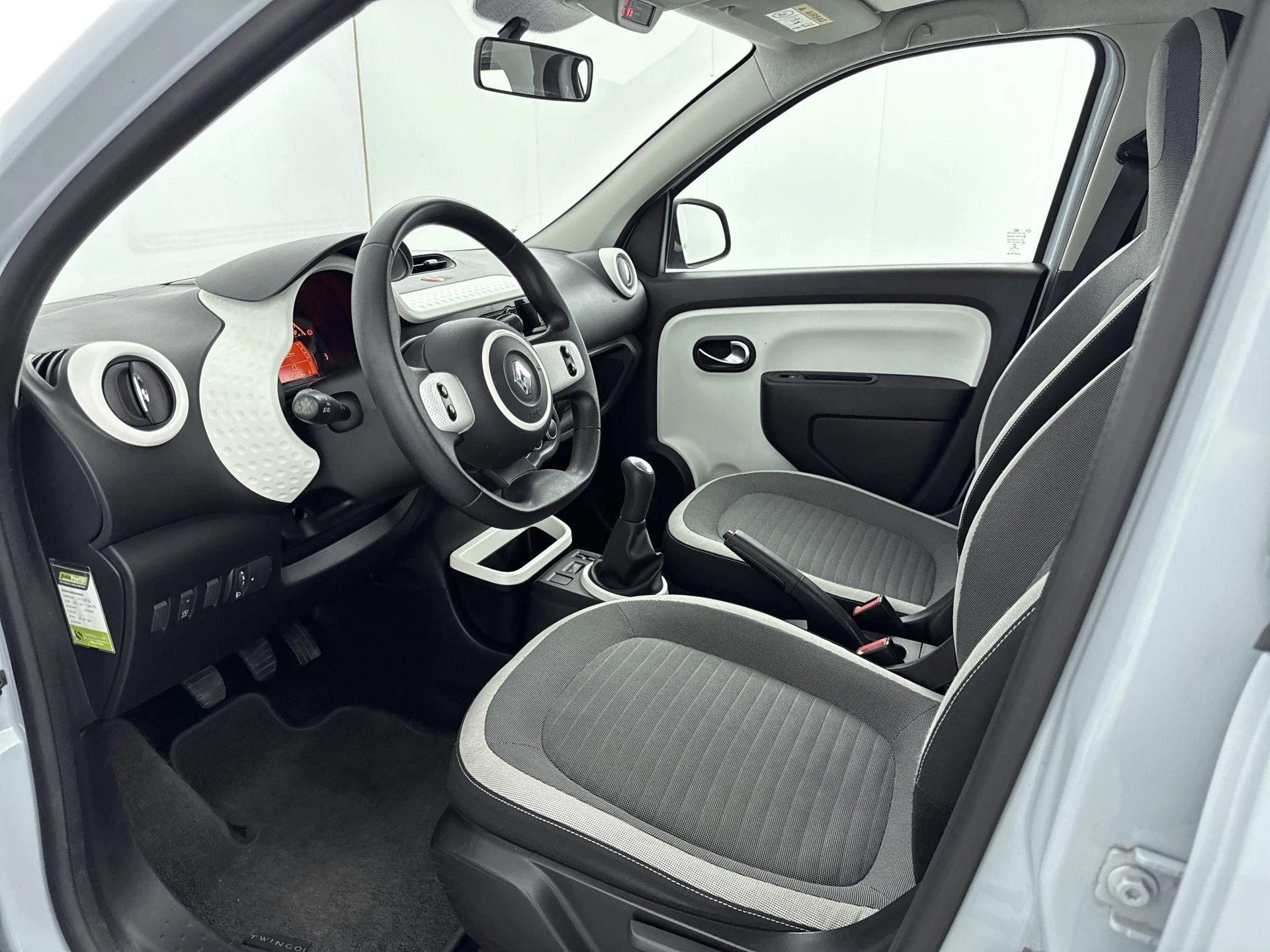 Renault-Twingo-image-11