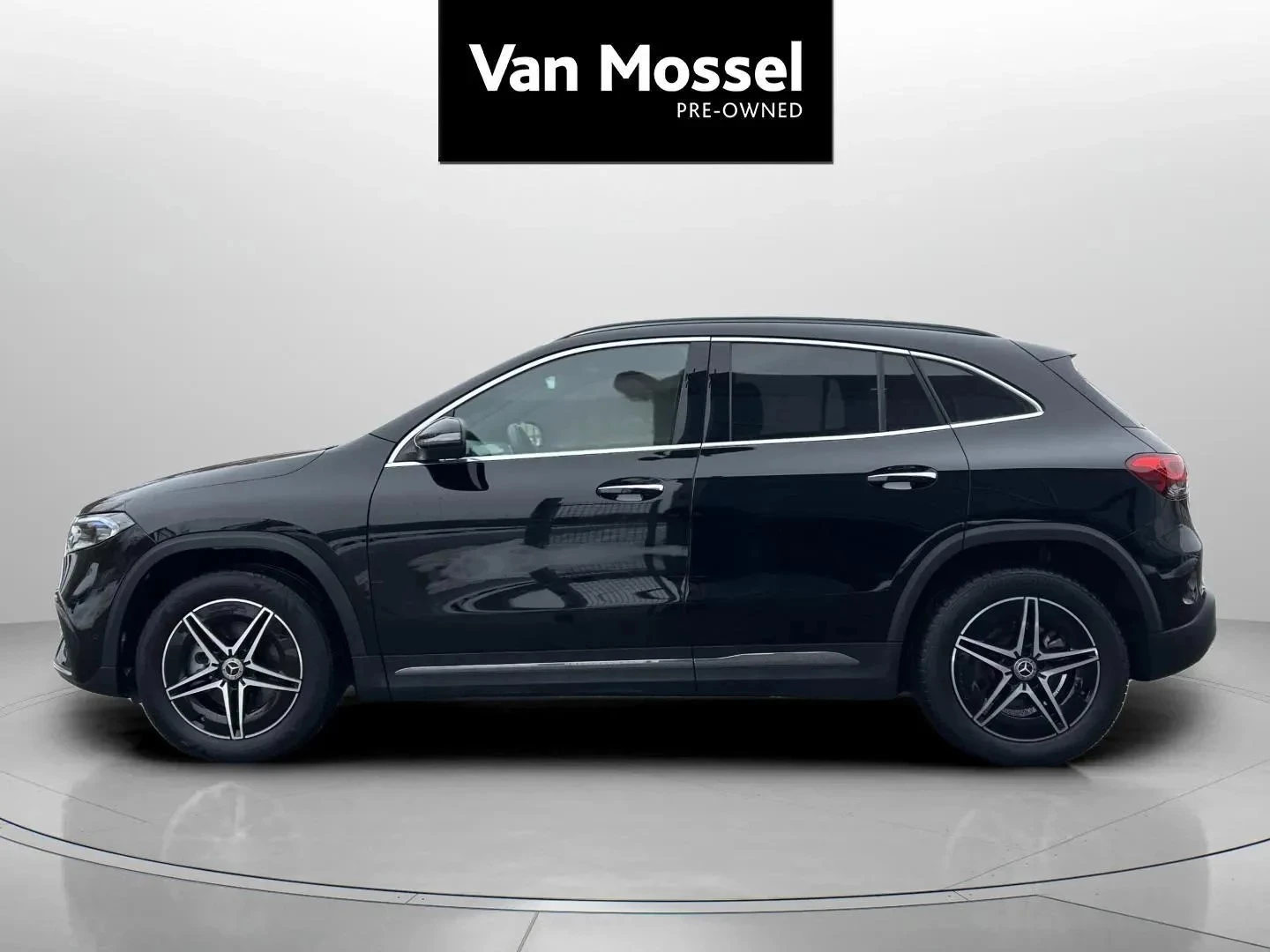 Mercedes-Benz-EQA-image-7