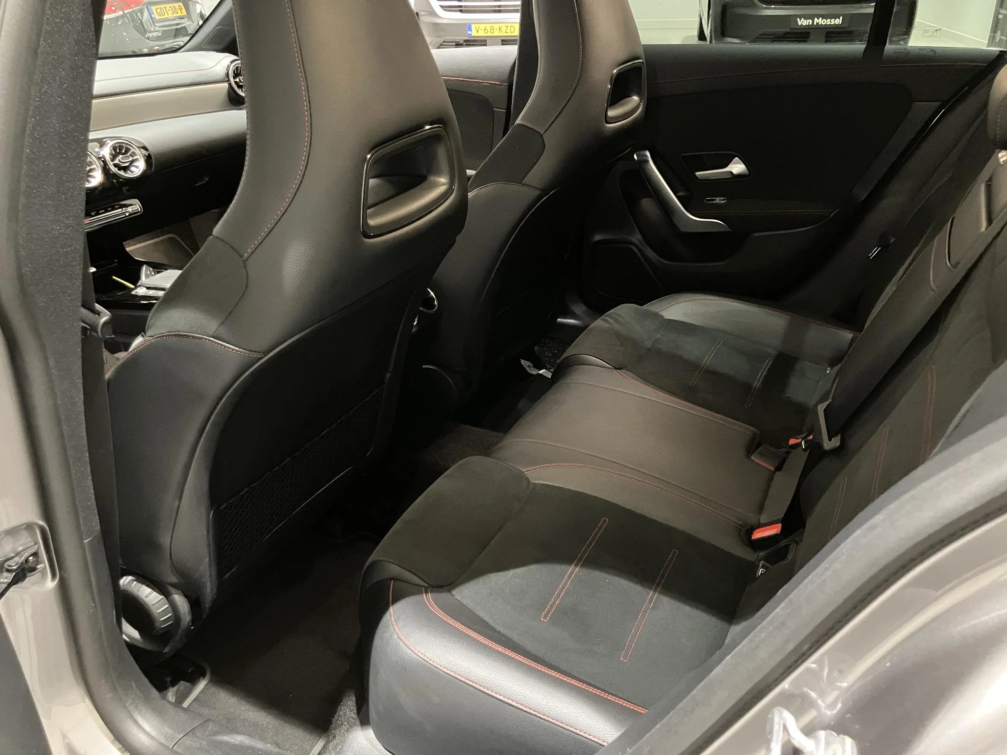 Mercedes-Benz-CLA-image-12