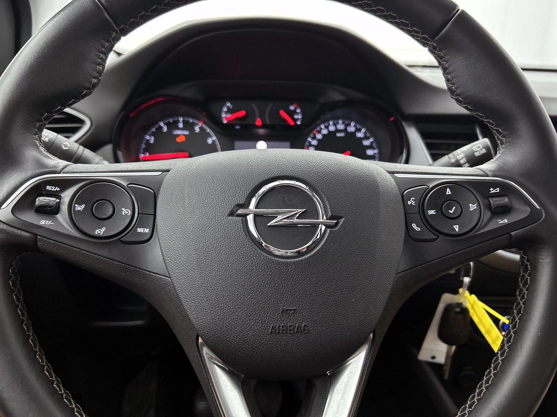 Opel-Crossland X-image-31
