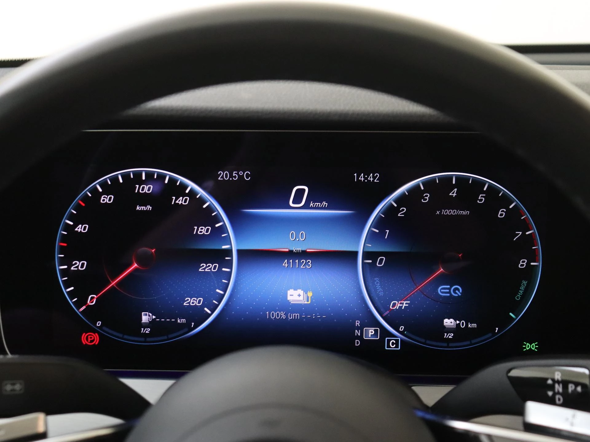 Mercedes-Benz-E-Klasse-image-11