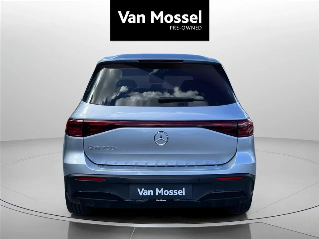 Mercedes-Benz-EQB-image-5