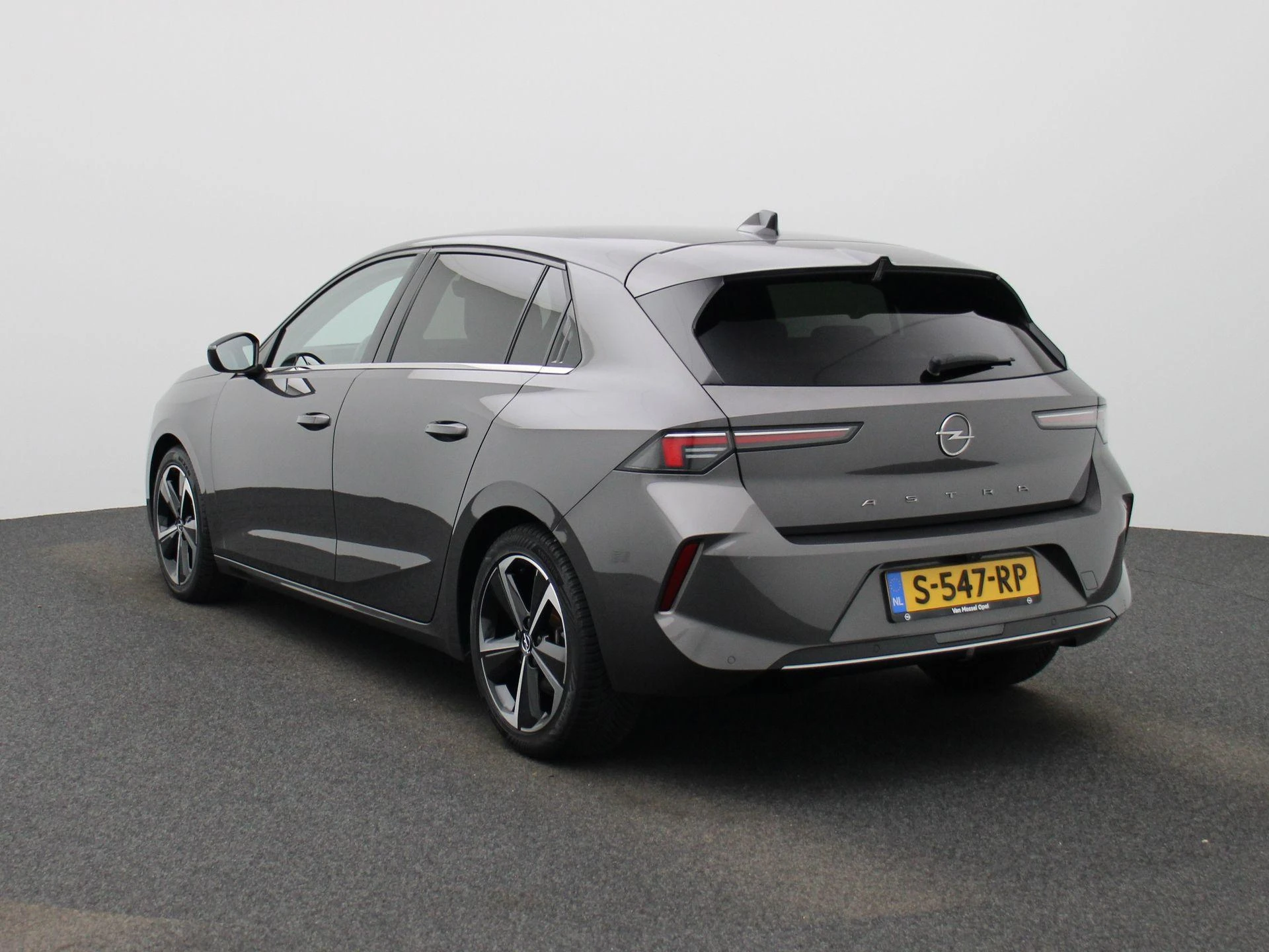 Opel-Astra-image-1
