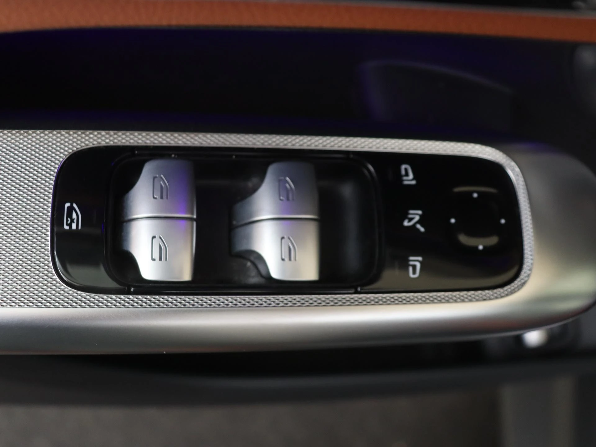 Mercedes-Benz-GLC-image-27
