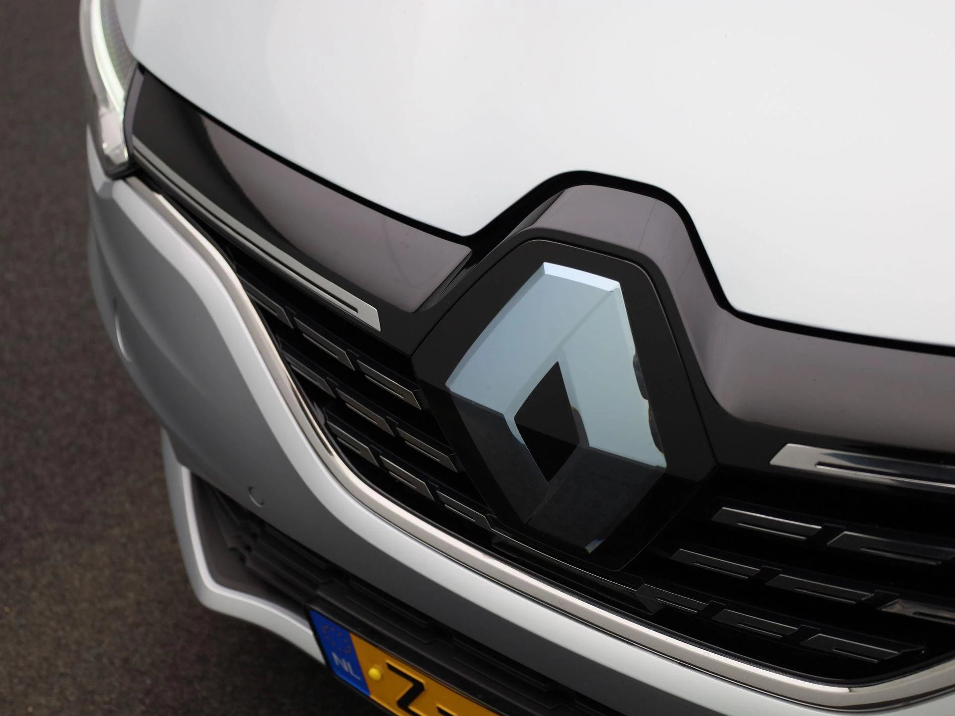 Renault-Mégane Estate-image-34