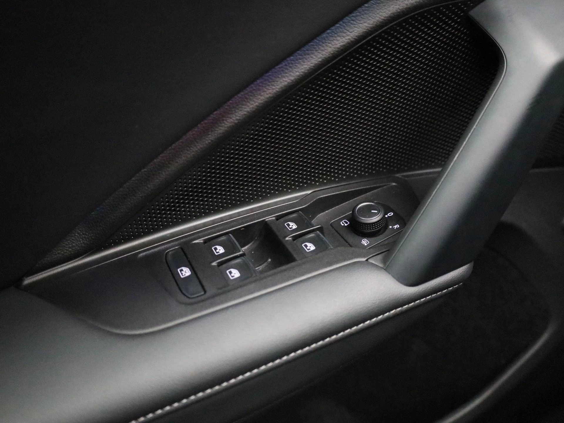 Volkswagen-Tiguan-image-22