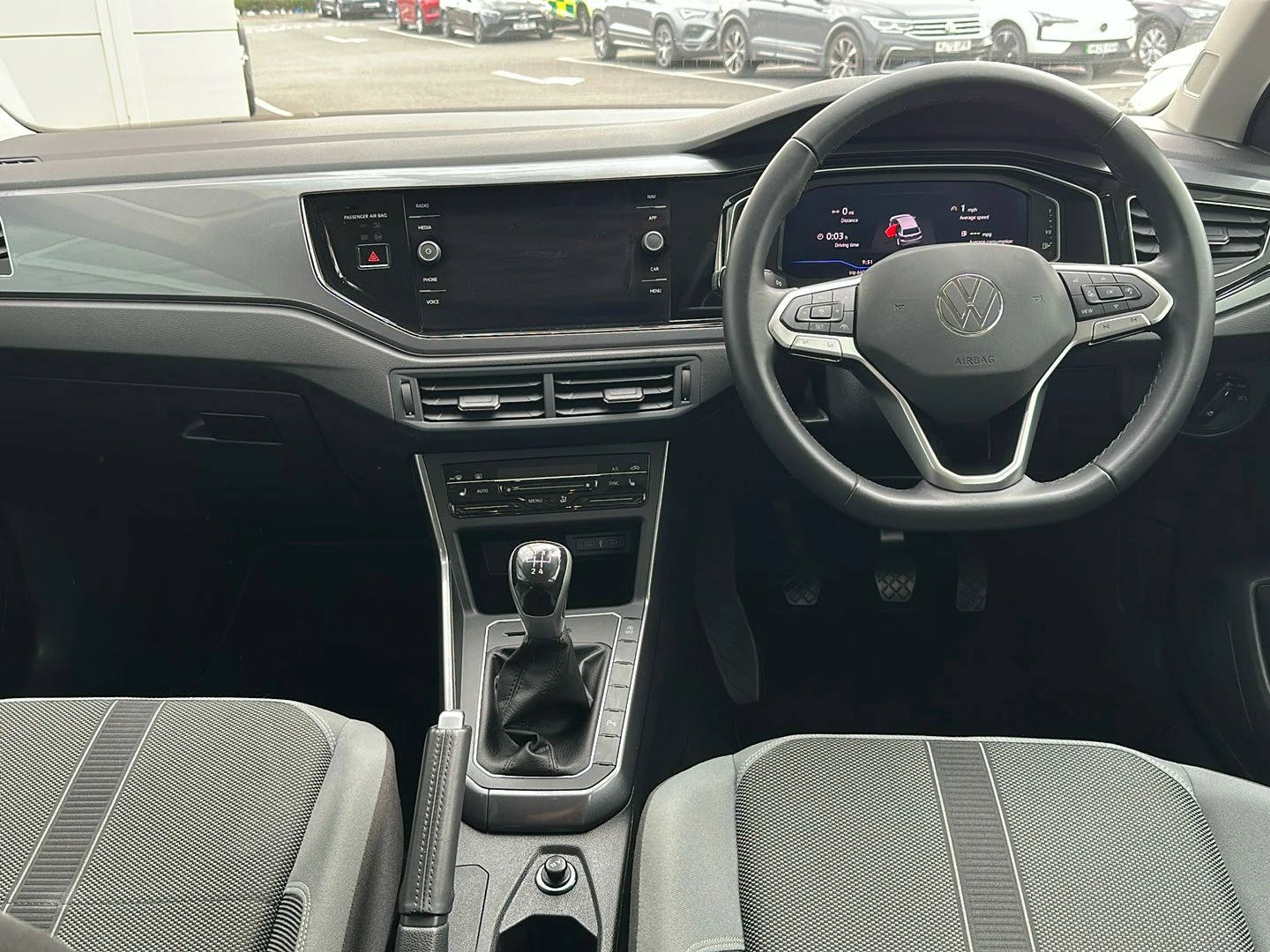 Volkswagen-Polo-image-3