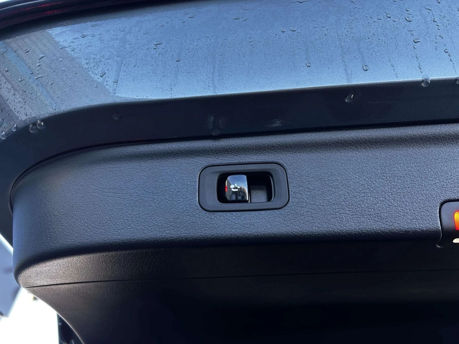 Mercedes-Benz-EQE-image-21