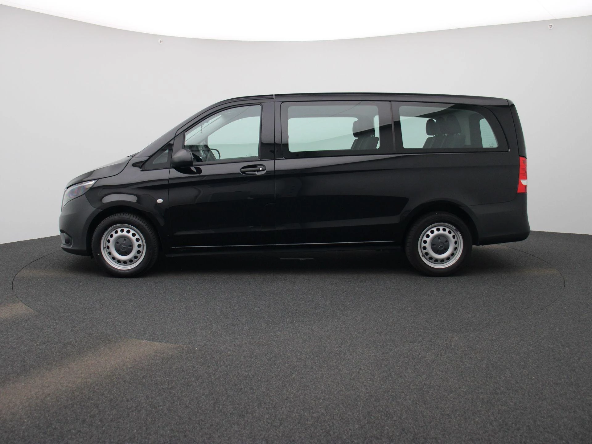 Mercedes-Benz-Vito-image-4