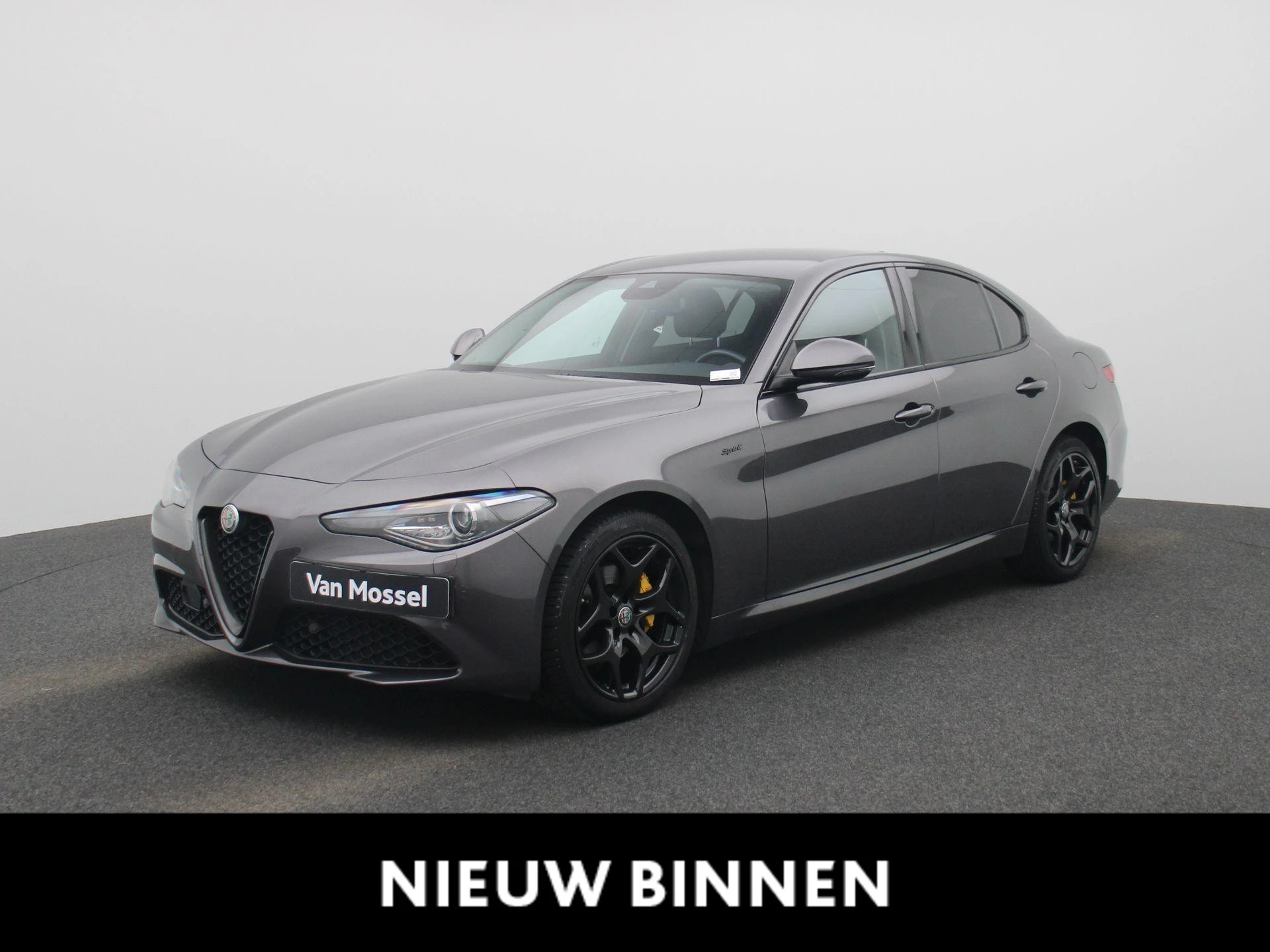 Alfa Romeo-Giulia-image-0