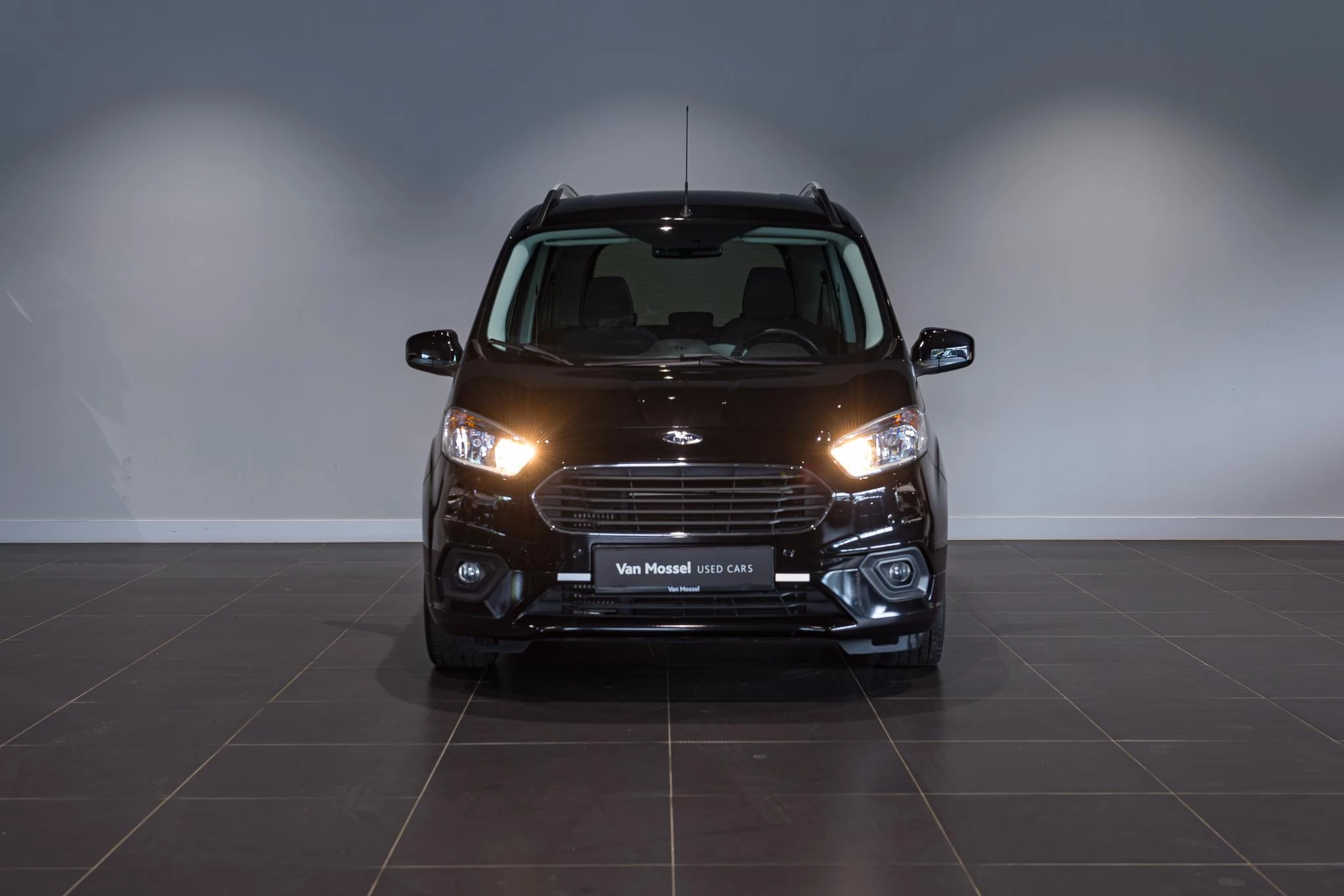 Ford Tourneo 1.5 TDCi 75kW Ambiente