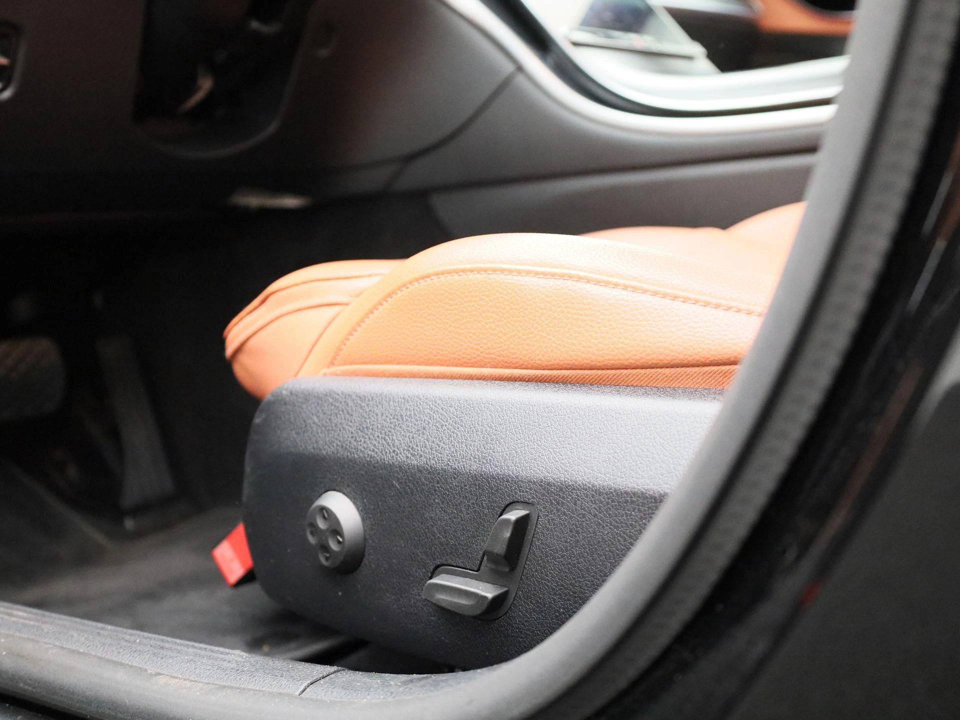 Mercedes-Benz-C-Klasse-image-34