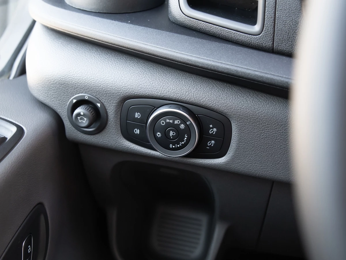 Ford-Transit-image-11