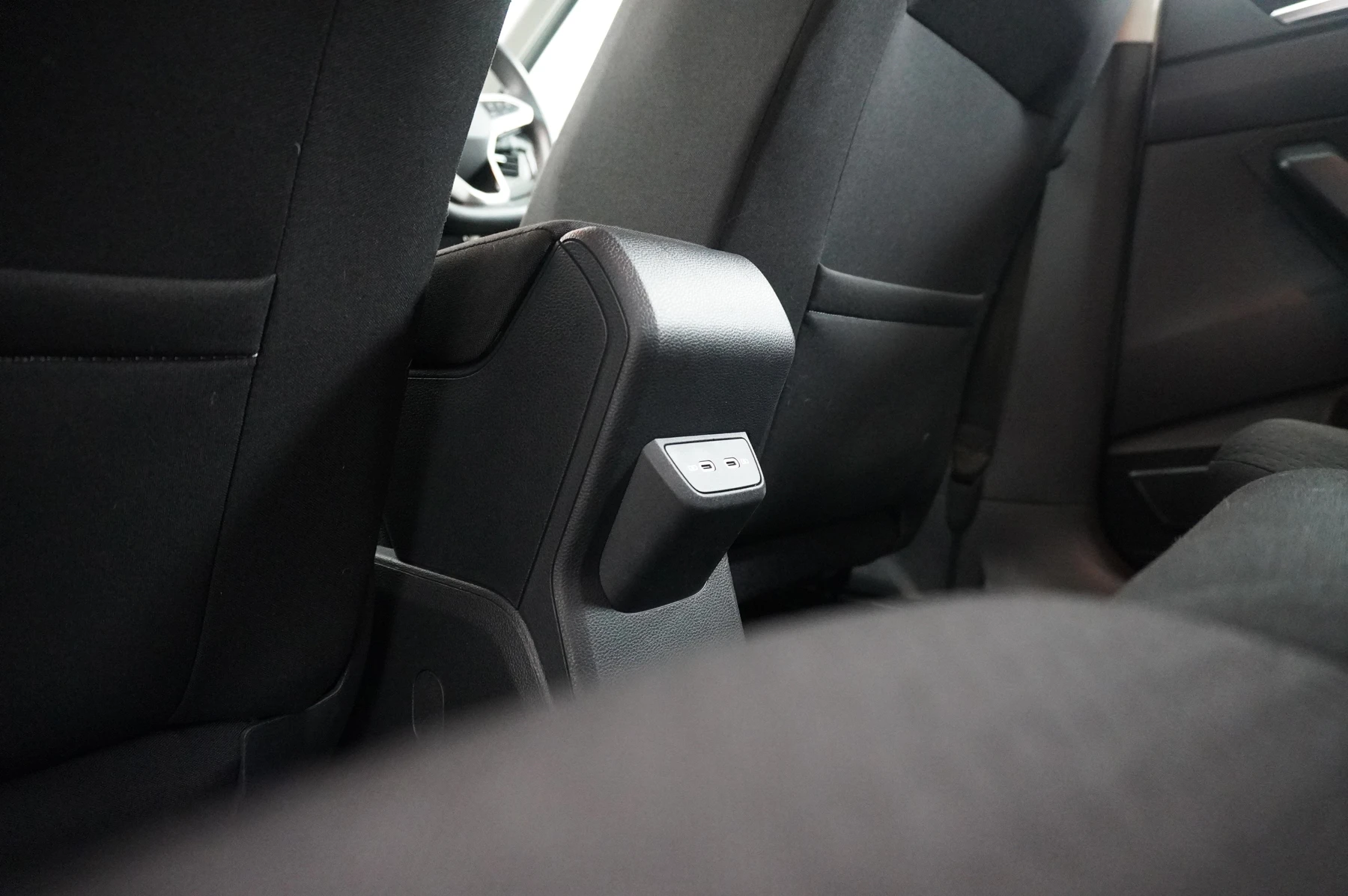 Volkswagen-Polo-image-12