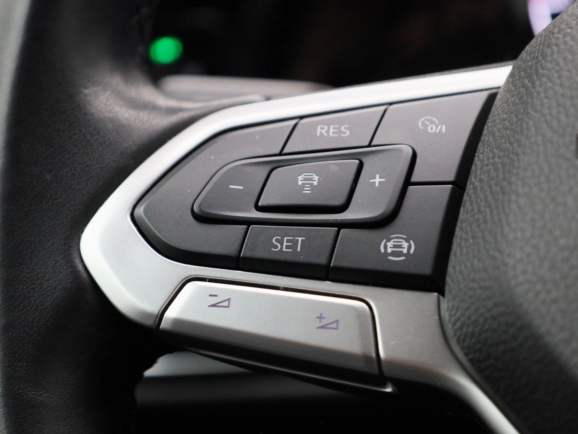 Volkswagen-Golf-image-18